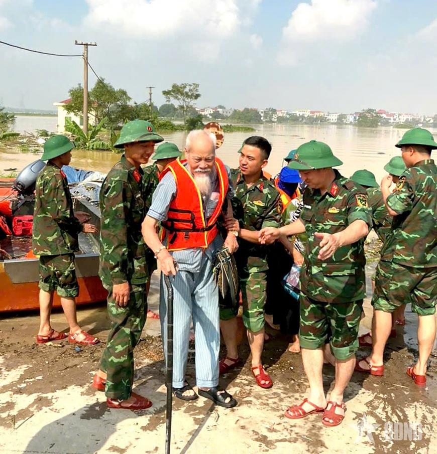 Lũ đi qua, tình quân - dân ở lại